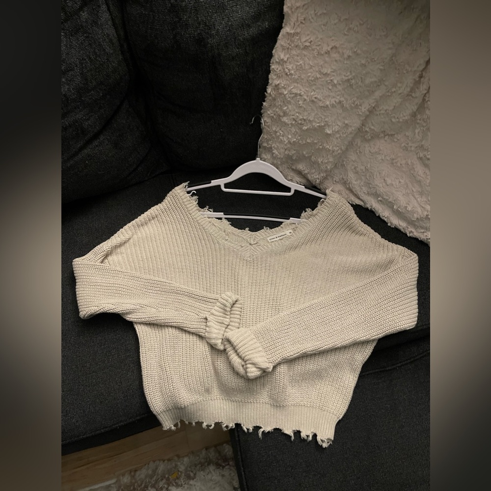 Distressed Cropped Sweater - Picture 2 of 5